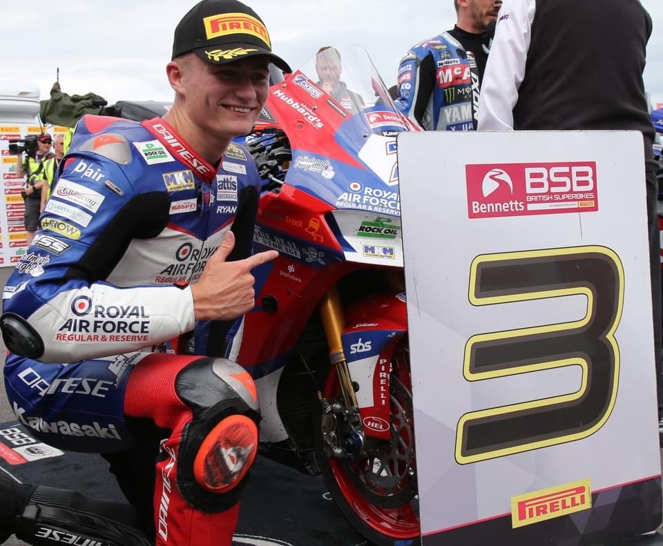 Motorhome Wi-Fi backs British Superbike champ